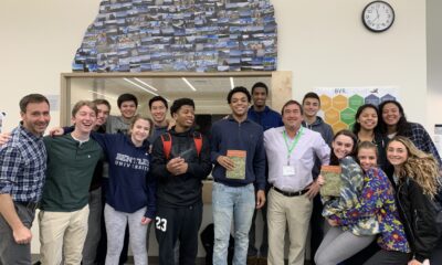 Retired FBI agent Mike de la Peña visits Forensic Science class