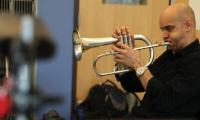 Trumpet player Yaure Muñiz visits jazz classes